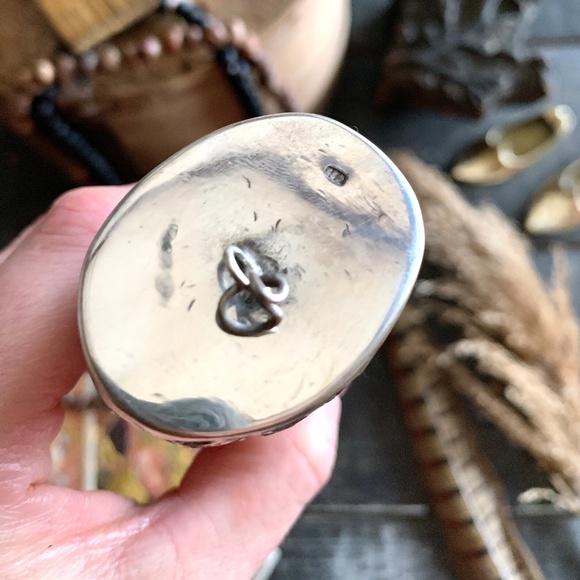 19TH CENTURY SOLID CARVED ROSEWOOD MANO FIGAS FIST PENDANT - Picture 9 of 10